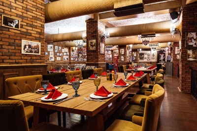 Comercios, restaurantes y hoteles